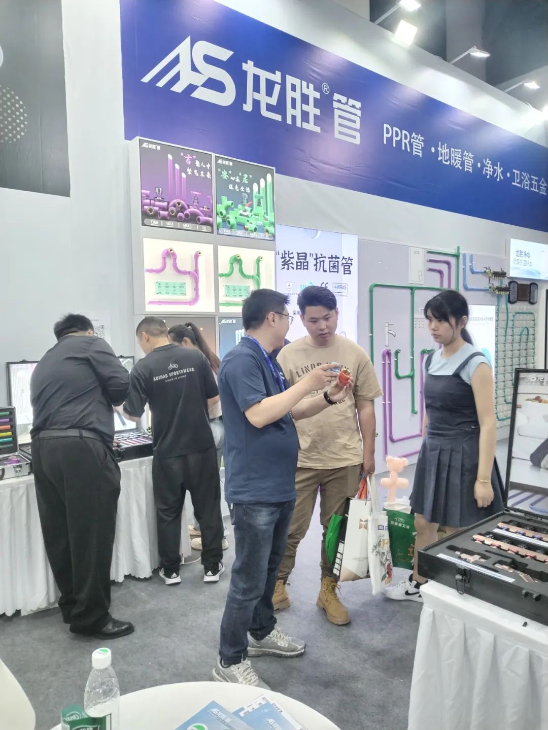 龍勝管2025成都建博會：用科技重塑健康，以藝術(shù)定義未來